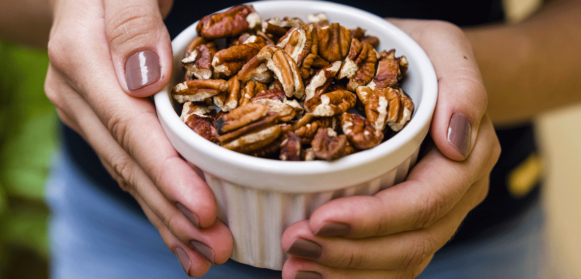 What is the Difference Between Pecans and Walnuts?