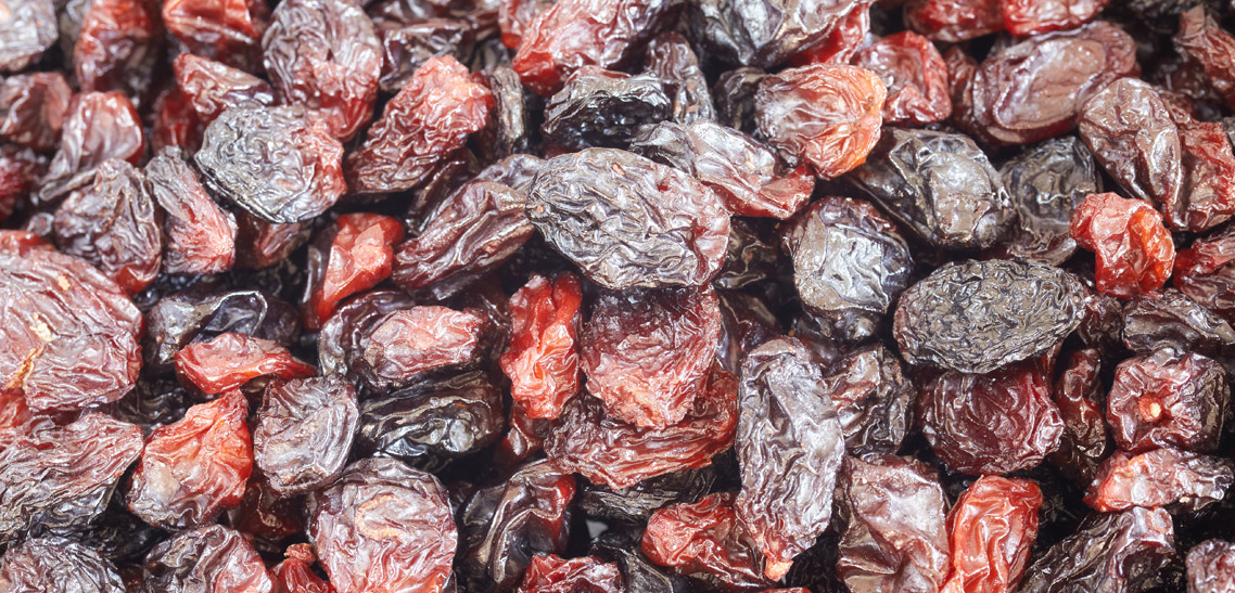 What is the Difference Between Thompson Seedless Raisins and Golden Raisins?